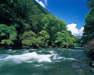 复古风格街机竞速对战游戏《机体超然》现已开启封闭测试